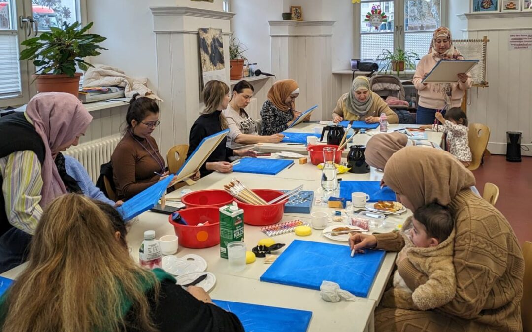 Malworkshop bei den Starken Mamas begeistert Teilnehmerinnen