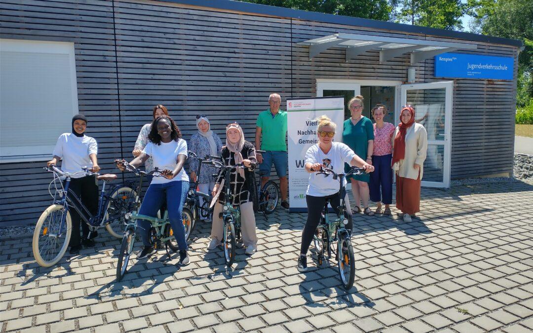 Fahrradkurs für Anfängerinnen erfolgreich abgeschlossen – Mobilität, Selbstvertrauen und neue Perspektiven auf zwei Rädern