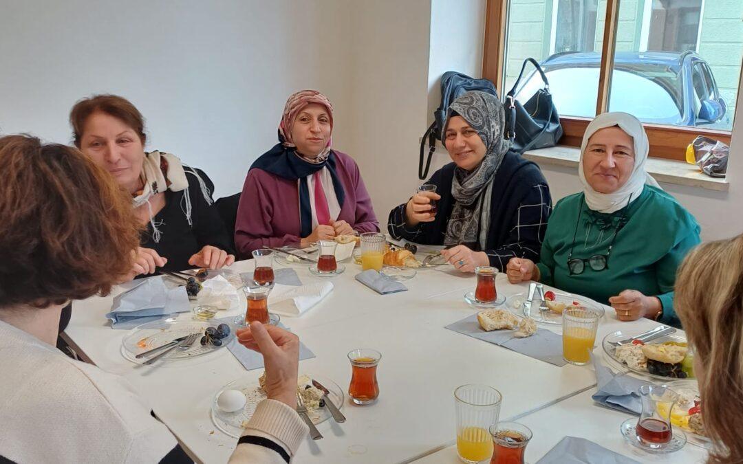 Fit und Verbunden im Alter – Senior:innen beim Bewegungstreff