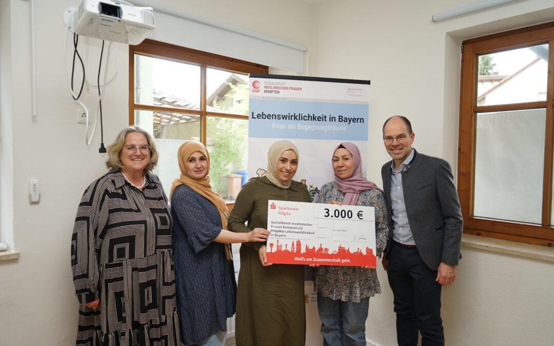SmF Kempten freut sich über Spende