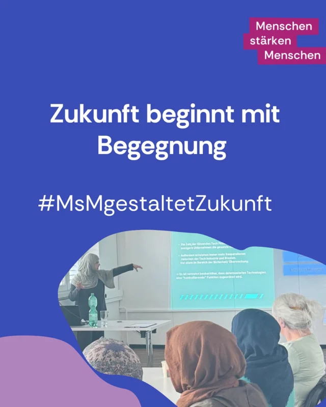 Tag 3 der Digitalen Mentoringwoche 2025 – Ein Blick nach vorn! 🚀✨

Gerade in Zeiten von Polarisierung, Unsicherheit und sozialer Spaltung braucht es Räume für echte Begegnungen.

Denn genau hier entsteht das, was unsere Gesellschaft zusammenhält: gegenseitiges Vertrauen, Perspektivwechsel und neue Chancen.
Unsere Patenschaften schaffen Brücken – heute und in Zukunft.

Wir möchten weiterhin Möglichkeitsräume eröffnen, neue Verbindungen stiften und gemeinsam wachsen – mit jedem einzelnen Mentoring-Match.

💬 “Mit jeder geschaffenen Patenschaft wächst eine Gesellschaft, die zusammenhält” - PPQ Mitarbeiterin Zeynep

👉 Bleibt mit uns im Dialog und begleitet uns auf diesem Weg in eine solidarische Zukunft!

Das Projekt Patenschaft – Praxis – Qualifizierung (PPQ) wird im Rahmen des Programms @menschenstaerkenmenschen gefördert.
„Menschen stärken Menschen“ ist ein Bundesprogramm des Bundesministeriums für Familie, Senioren, Frauen und Jugend – @bmbfsfj